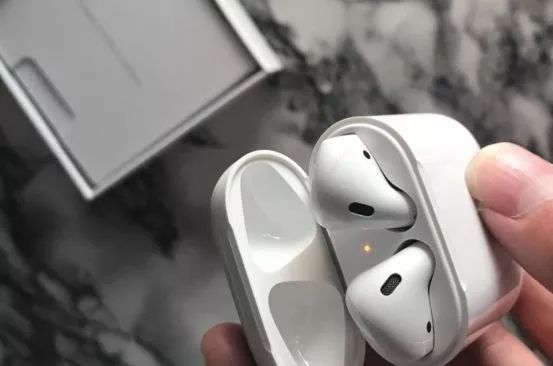 激光打标机在蓝牙耳机的应用